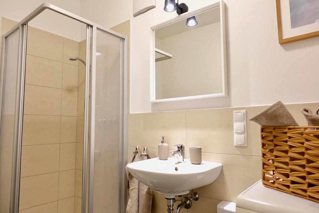 Neu - Gemuetliches Und Modernes Apartment Mit Stellplatz Koblenz  Exterior photo
